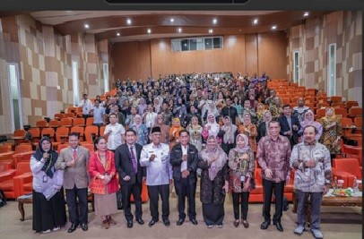 JEJARING AKADEMIK DAN PENGABDIAN LINTAS NEGARA: APDMI 2025 GELAR KONFERENSI DI PONTIANAK DAN KUCHING