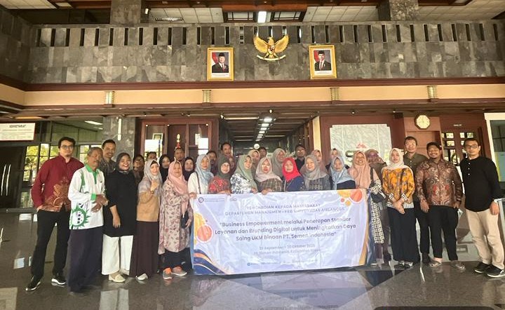 UNAIR Gandeng Semen Indonesia untuk Penguatan Daya Saing UMKM melalui Standar Layanan dan Branding Digital